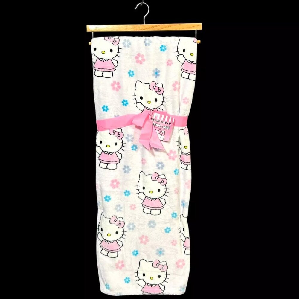 Hello Kitty Flowers And Kittys Throw Pink Multi 60X70in Throw‎ Soft and Plush